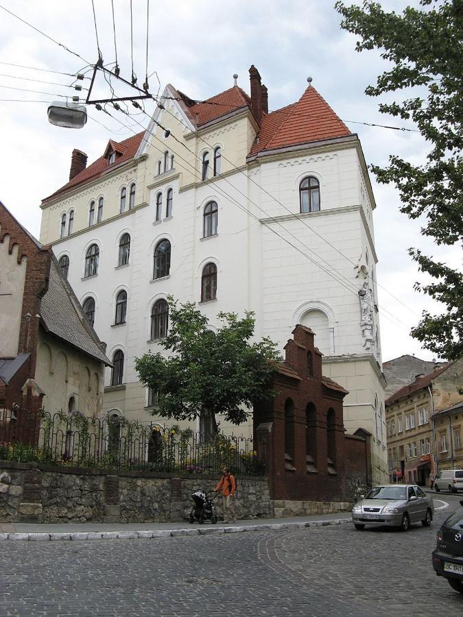 Izuminka V Centre Goroda Лвив Екстериор снимка